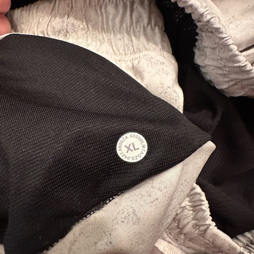 Men's lululemon Shorts with liner -xl - Picture 4 of 4